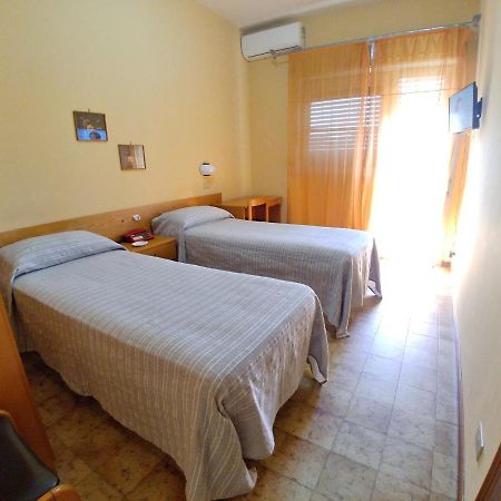 Hotel Il Dollaro Villa San Giovanni Dış mekan fotoğraf